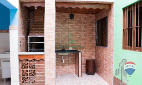 Casa à Venda no Jaraguá | 128m² | 4 Quartos | 1 Suíte Master | Churrasqueira | 2 Vagas
