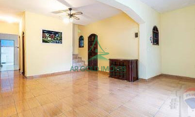 Casa à Venda no Jaraguá | 128m² | 4 Quartos | 1 Suíte Master | Churrasqueira | 2 Vagas