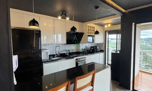 Duplex à Venda em Alphaville | 135m² | 3 Suítes | Mobiliado | Alto Padrão | Condomínio Novare