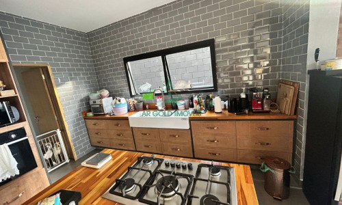 Casa em Condomínio no Parque Petrópolis | 380m² | 4 Suítes | Piscina | Porteira Fechada