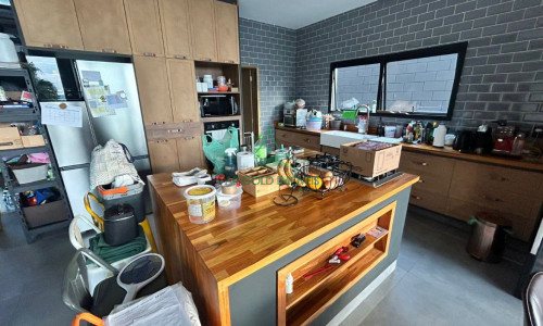 Casa em Condomínio no Parque Petrópolis | 380m² | 4 Suítes | Piscina | Porteira Fechada