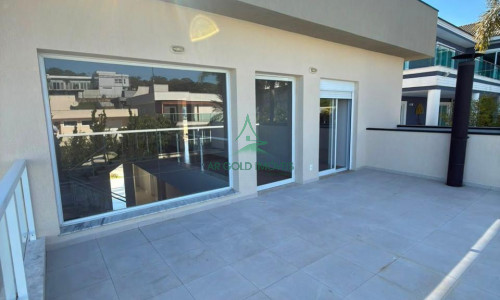 Casa à Venda em Jandira | 417m² | 4 Suítes | Área Gourmet | 5 Vagas | Cond. Reserva Santa Maria