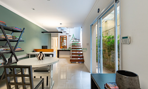 Sobrado à Venda em Perdizes | 172m² | 3 Quartos | Reformado | 3 Suítes | 1 Vaga