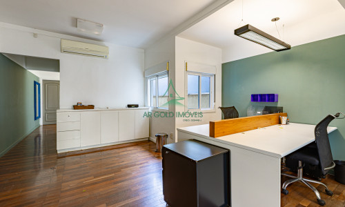 Sobrado à Venda em Perdizes | 172m² | 3 Quartos | Reformado | 3 Suítes | 1 Vaga