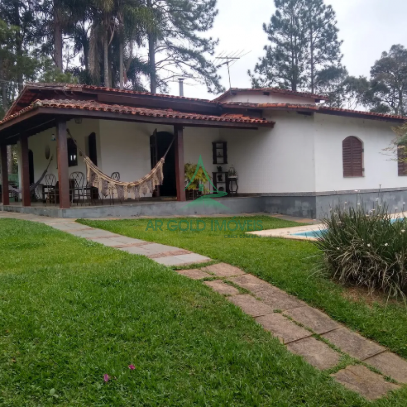 Casa à Venda em Cotia | 890m² | 4 Quartos | 2 Suítes | Piscina | 6 Vagas | Chácaras da Represinha