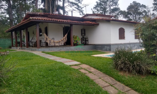 Casa à Venda em Cotia | 890m² | 4 Quartos | 2 Suítes | Piscina | 6 Vagas | Chácaras da Represinha