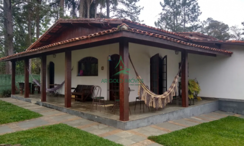 Casa à Venda em Cotia | 890m² | 4 Quartos | 2 Suítes | Piscina | 6 Vagas | Chácaras da Represinha