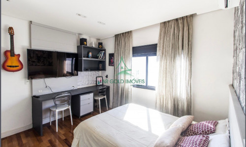 Casa à Venda em Alphaville | 460m² | 5 Suítes | Piscina Aquecida | 4 Vagas | Campos do Conde