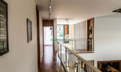 Casa à Venda em Alphaville | 460m² | 5 Suítes | Piscina Aquecida | 4 Vagas | Campos do Conde