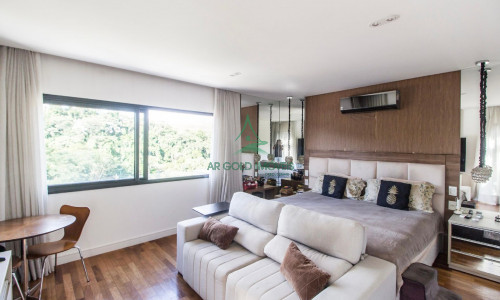 Casa à Venda em Alphaville | 460m² | 5 Suítes | Piscina Aquecida | 4 Vagas | Campos do Conde